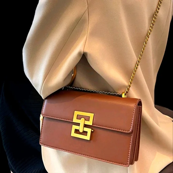 Brown chain Purse - Picture 1 of 4